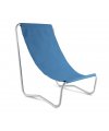 Foldable deck chair with carrying bag